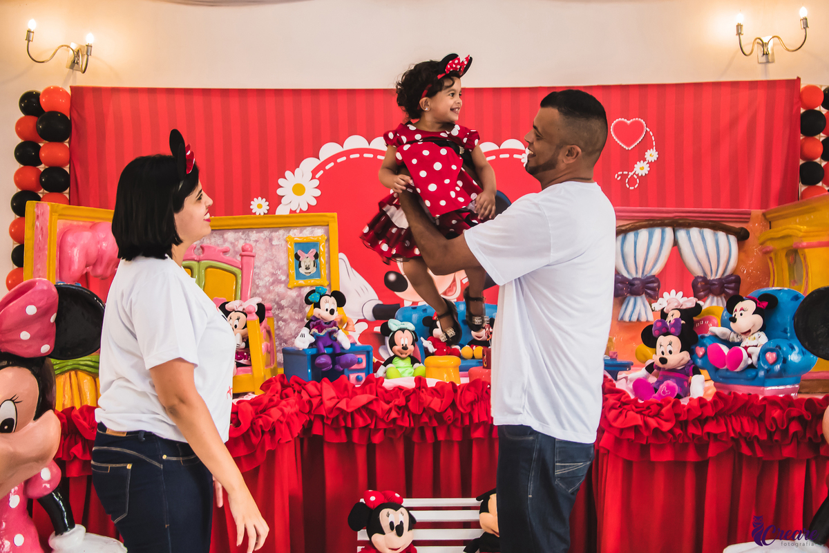 Decoração de festa infantil, aniversário de criança de 1 ano, aniversário infantil. Buffet de festa infantil.