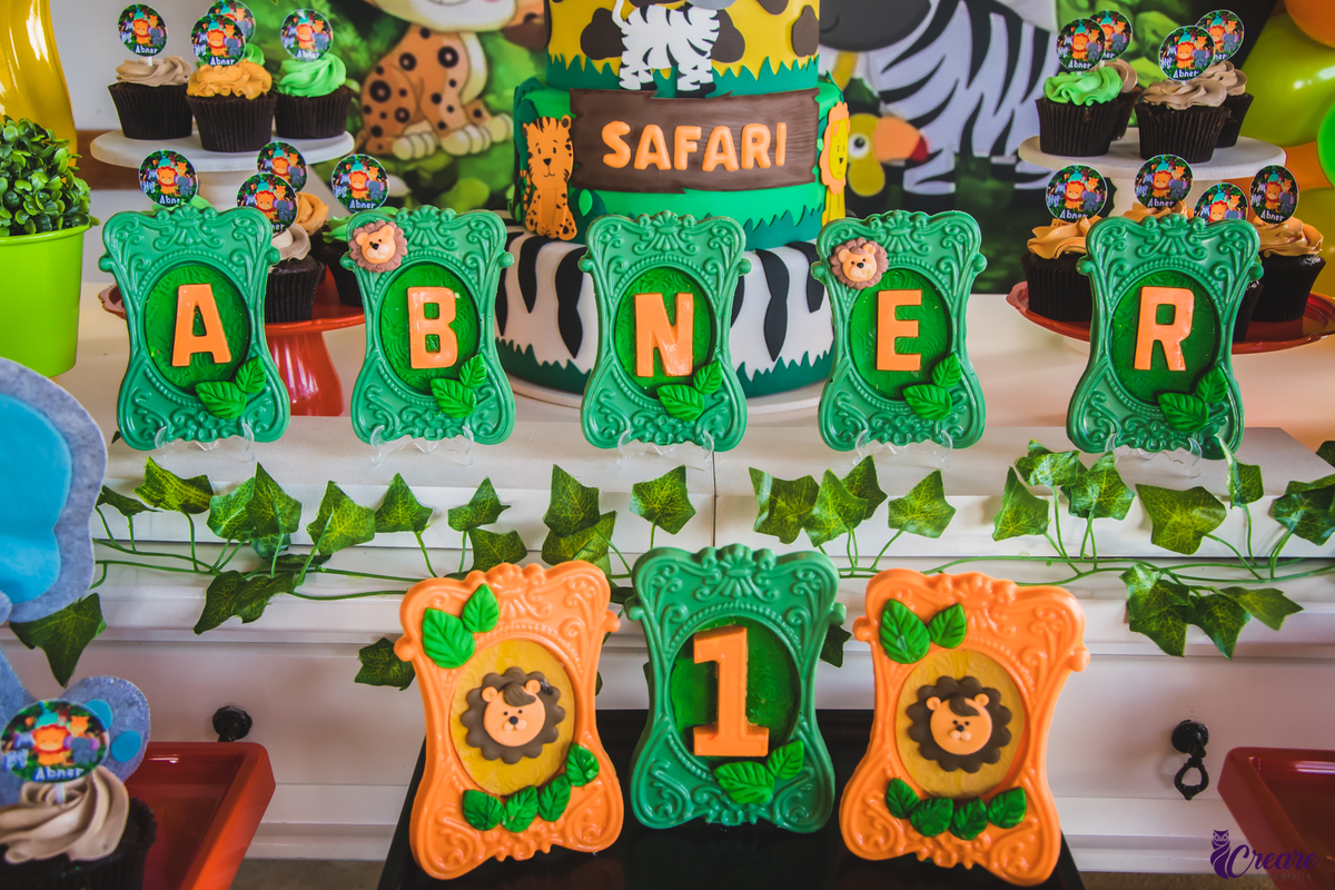 fotografia de aniversário infantil, festa infantil em campinas, decoração safari. Aniversário infantil 1 ano. Fotografo de família.