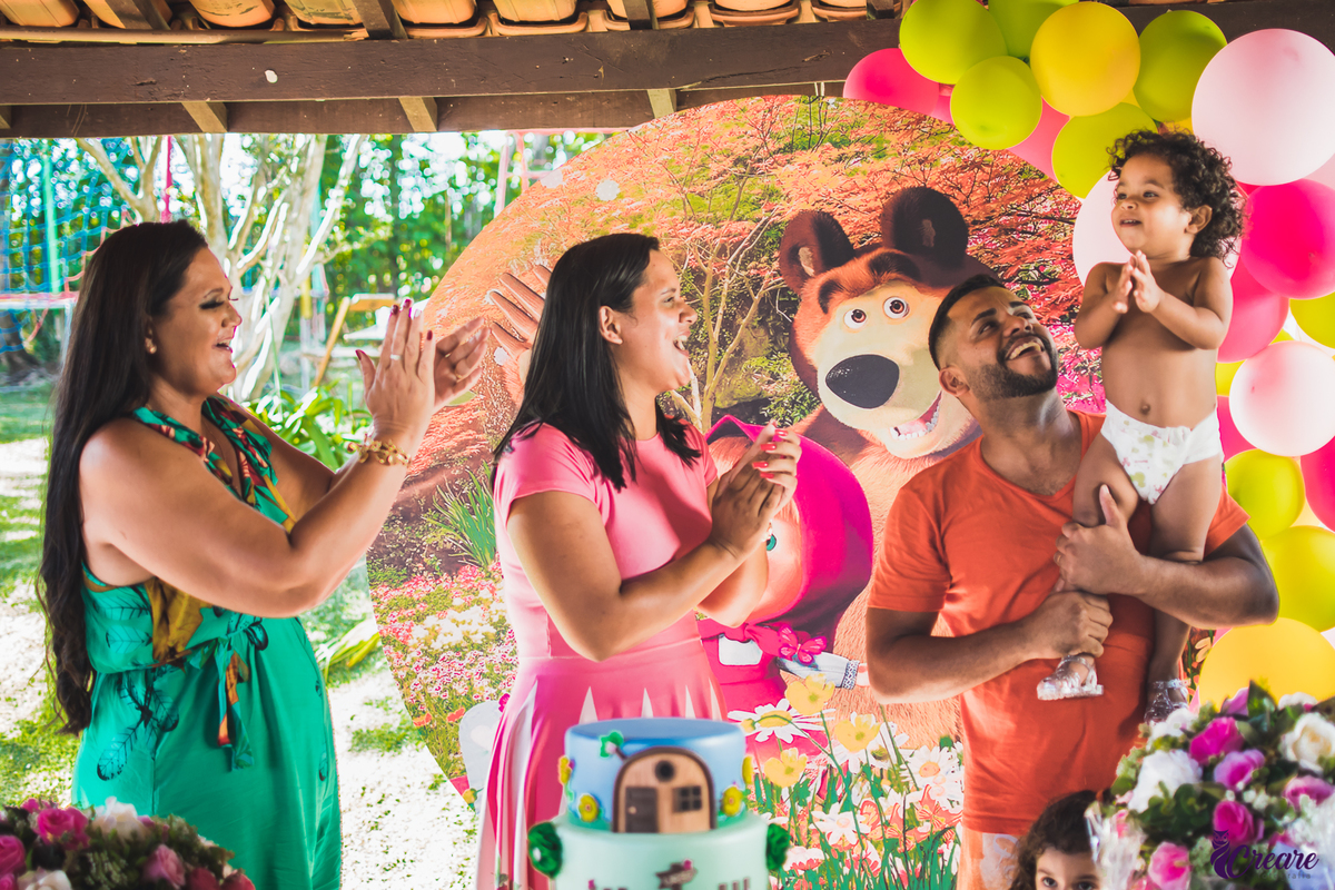fotografia de aniversario infantil em chácara, aniversário de menina, decoração masha e o urso, buffet infantil. 