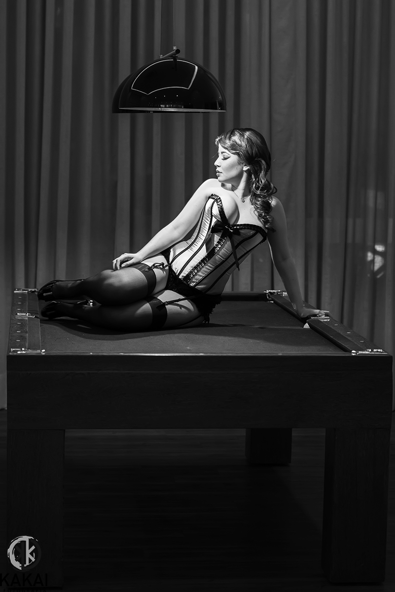 Ensaio Sensual Tem&aacute;tico Boudoir para Noivas da Karla realizado por Kakai Fotografia