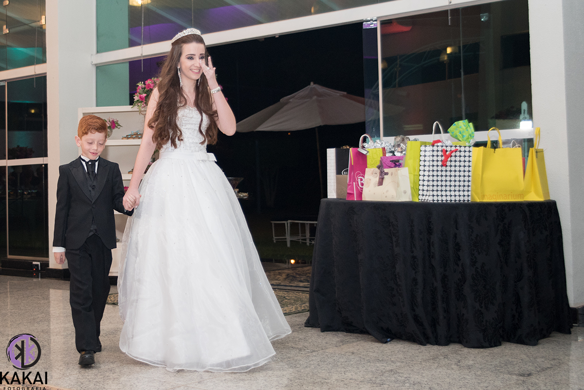 Festa de Debutante, Anivers&aacute;rio de 15 anos, Princesa, realizado por Kakai Fotografia em apoio a Saulo de Jesus Fotografia de Tayna Rebello