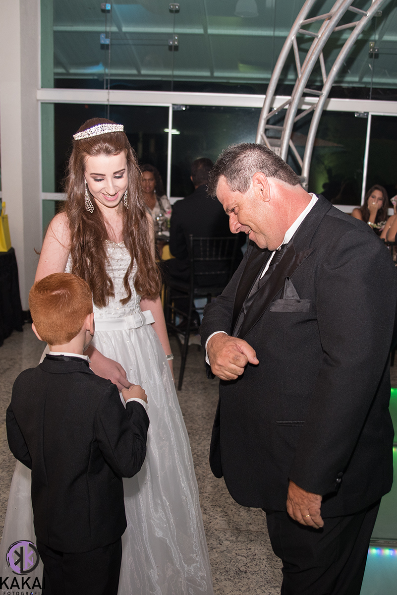 Festa de Debutante, Anivers&aacute;rio de 15 anos, Princesa, realizado por Kakai Fotografia em apoio a Saulo de Jesus Fotografia de Tayna Rebello
