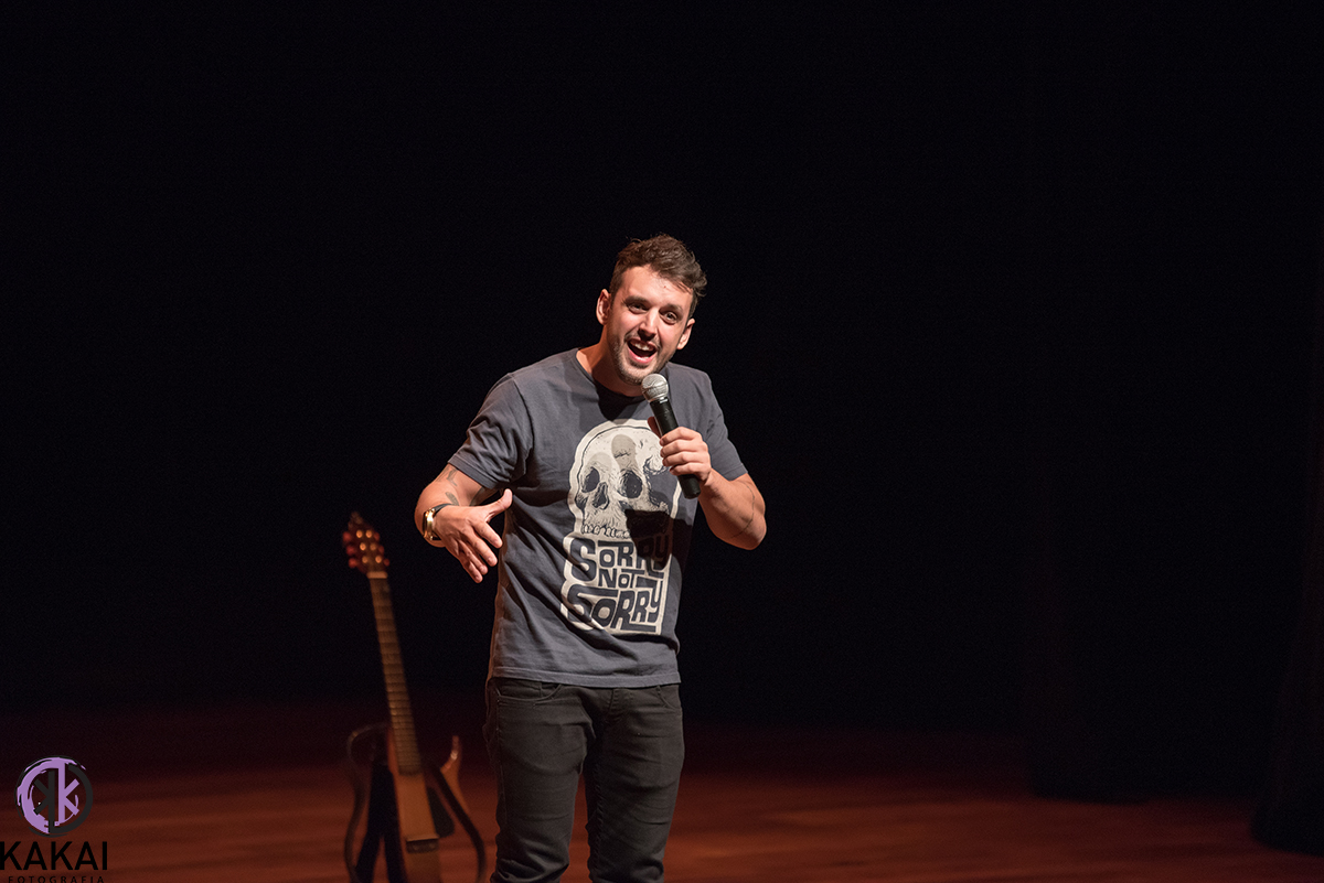 Fotografia de Teatro, Espet&aacute;culo Teatral, Evento Cultural, Com&eacute;dia, Humor, Alegria, Standup, Cara Limpa, Personagem, Ator, Artista, por Kakai Fotografia,