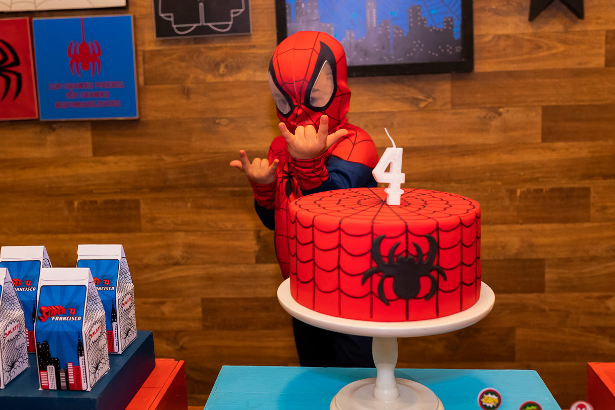 Fotografia de Aniversário Infantil Rio de Janeiro, tema Homem-Aranha, Fotografia Documental de família, Casa de Festa Quintal dos Sonhos-Niterói-Rio de Janeiro
