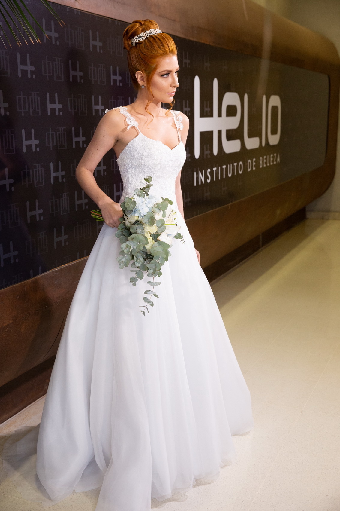 Editorial Cabelo e Maquiagem por Hélio Diff www.marcelogomesfotografia.com @marcelogomesfotografia noiva beleza voucasar casamento #makeup #casamento #noiva wedding @wedding wedding fotografodecasamento #fotografodecasamento