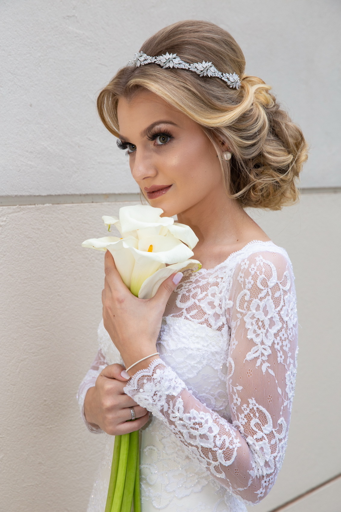 Editorial Cabelo e Maquiagem por Hélio Diff www.marcelogomesfotografia.com @marcelogomesfotografia noiva beleza voucasar casamento #makeup #casamento #noiva wedding @wedding wedding fotografodecasamento #fotografodecasamento bride #bride