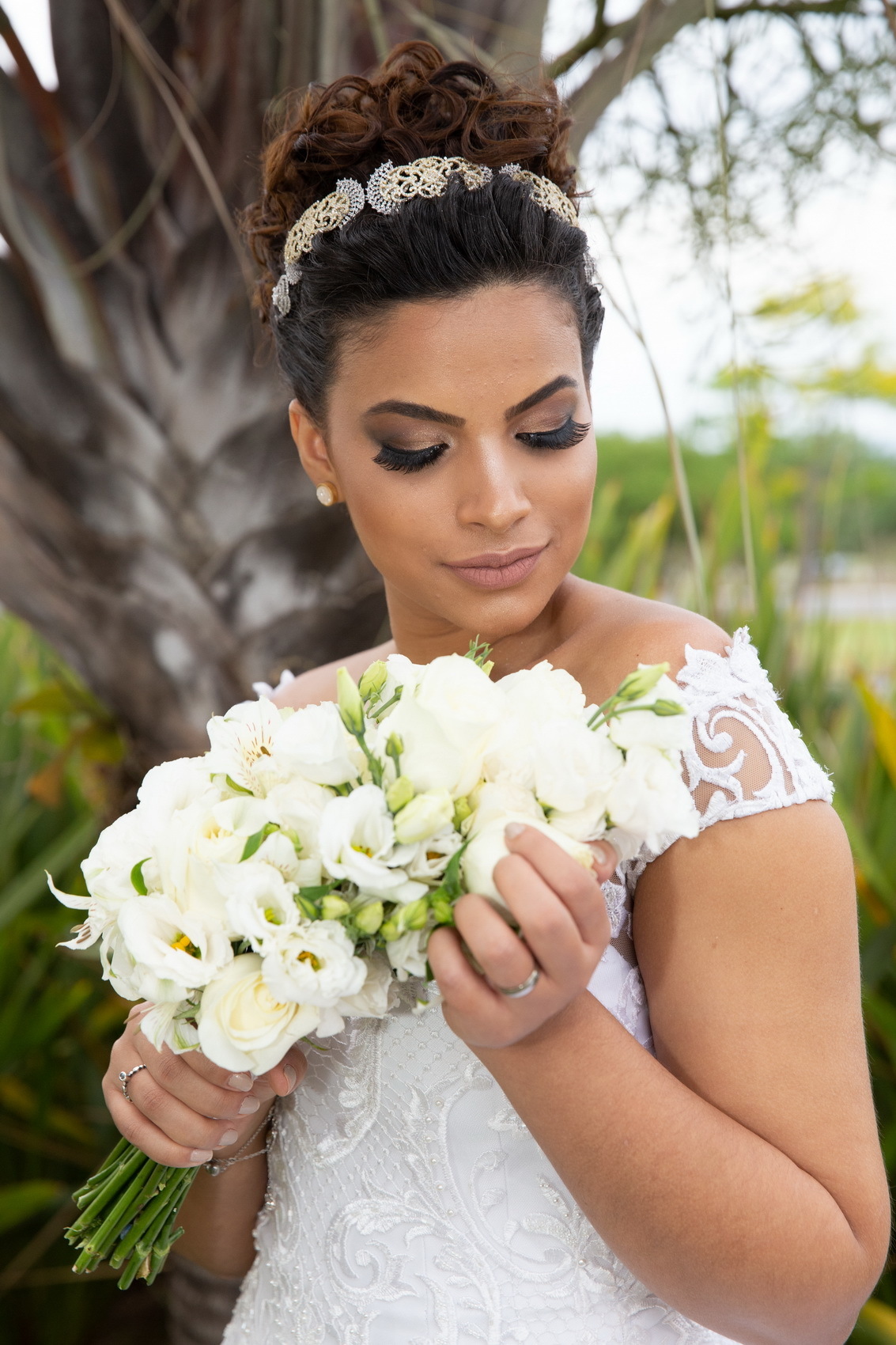 Editorial Cabelo e Maquiagem por Hélio Diff www.marcelogomesfotografia.com @marcelogomesfotografia noiva beleza voucasar casamento #makeup #casamento #noiva wedding @wedding wedding fotografodecasamento #fotografodecasamento bride #bride