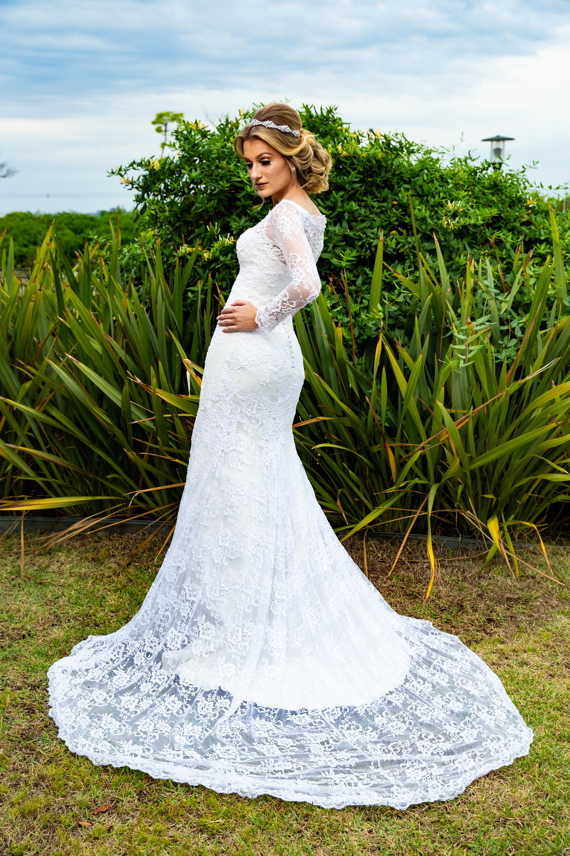 Editorial Cabelo e Maquiagem por Hélio Diff www.marcelogomesfotografia.com @marcelogomesfotografia noiva beleza voucasar casamento #makeup #casamento #noiva wedding @wedding wedding fotografodecasamento #fotografodecasamento bride #bride