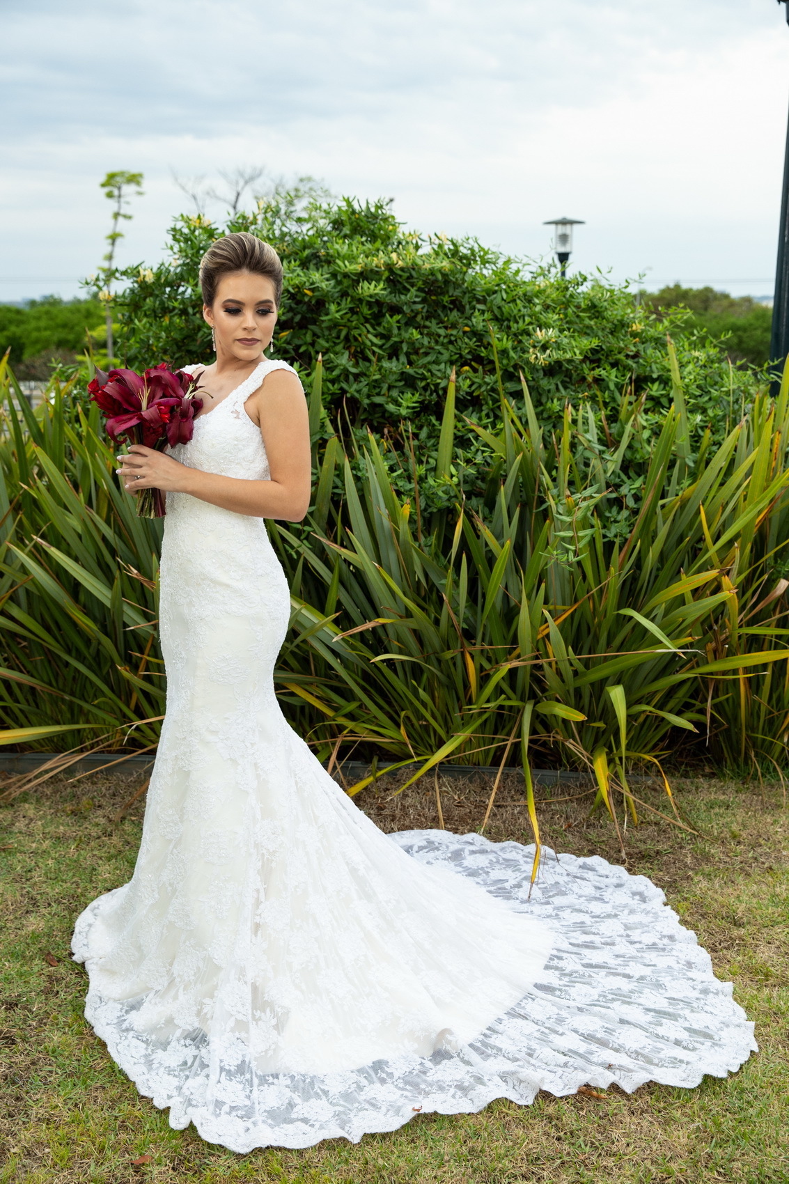Editorial Cabelo e Maquiagem por Hélio Diff www.marcelogomesfotografia.com @marcelogomesfotografia noiva beleza voucasar casamento #makeup #casamento #noiva wedding @wedding wedding fotografodecasamento #fotografodecasamento bride #bride