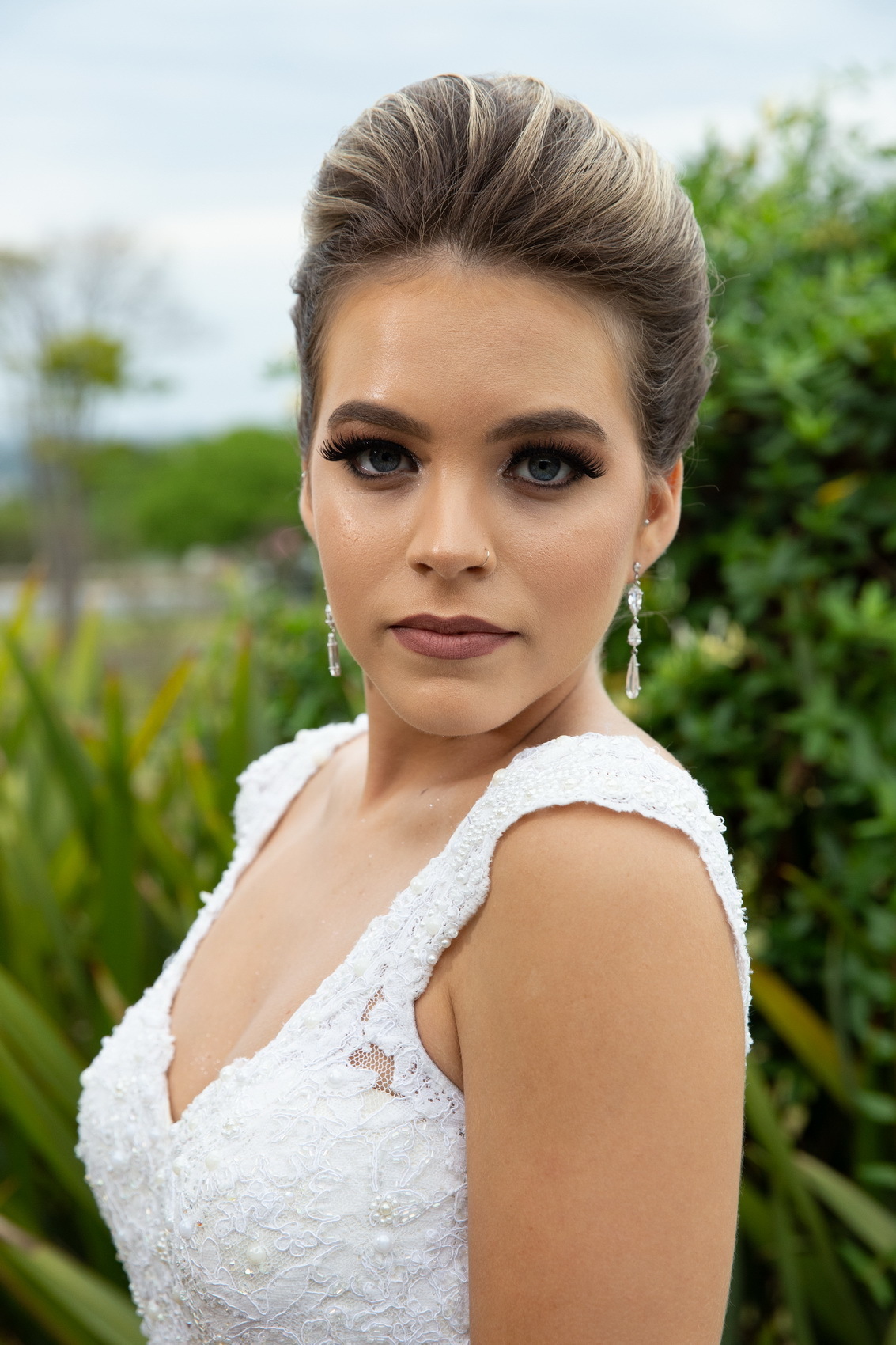 Editorial Cabelo e Maquiagem por Hélio Diff www.marcelogomesfotografia.com @marcelogomesfotografia noiva beleza voucasar casamento #makeup #casamento #noiva wedding @wedding wedding fotografodecasamento #fotografodecasamento bride #bride