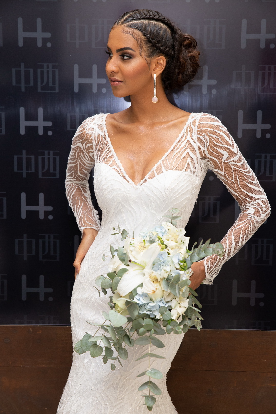 Editorial Cabelo e Maquiagem por Hélio Diff www.marcelogomesfotografia.com @marcelogomesfotografia noiva beleza voucasar casamento #makeup #casamento #noiva wedding @wedding wedding fotografodecasamento #fotografodecasamento bride #bride