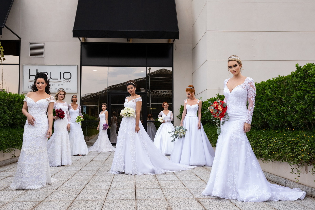 Editorial Cabelo e Maquiagem por Hélio Diff www.marcelogomesfotografia.com @marcelogomesfotografia noiva beleza voucasar casamento #makeup #casamento #noiva wedding @wedding wedding fotografodecasamento #fotografodecasamento bride #bride  @biaguiar98 