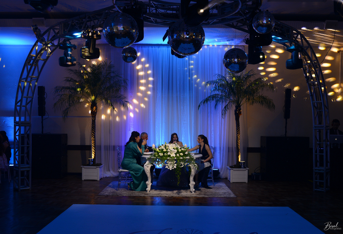 Luz e Som para Festas de 15 Anos