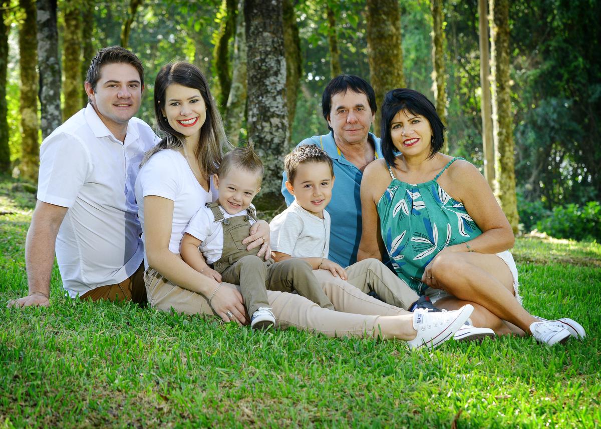 fotografar famílias ao ar livre momento de muita felicidade