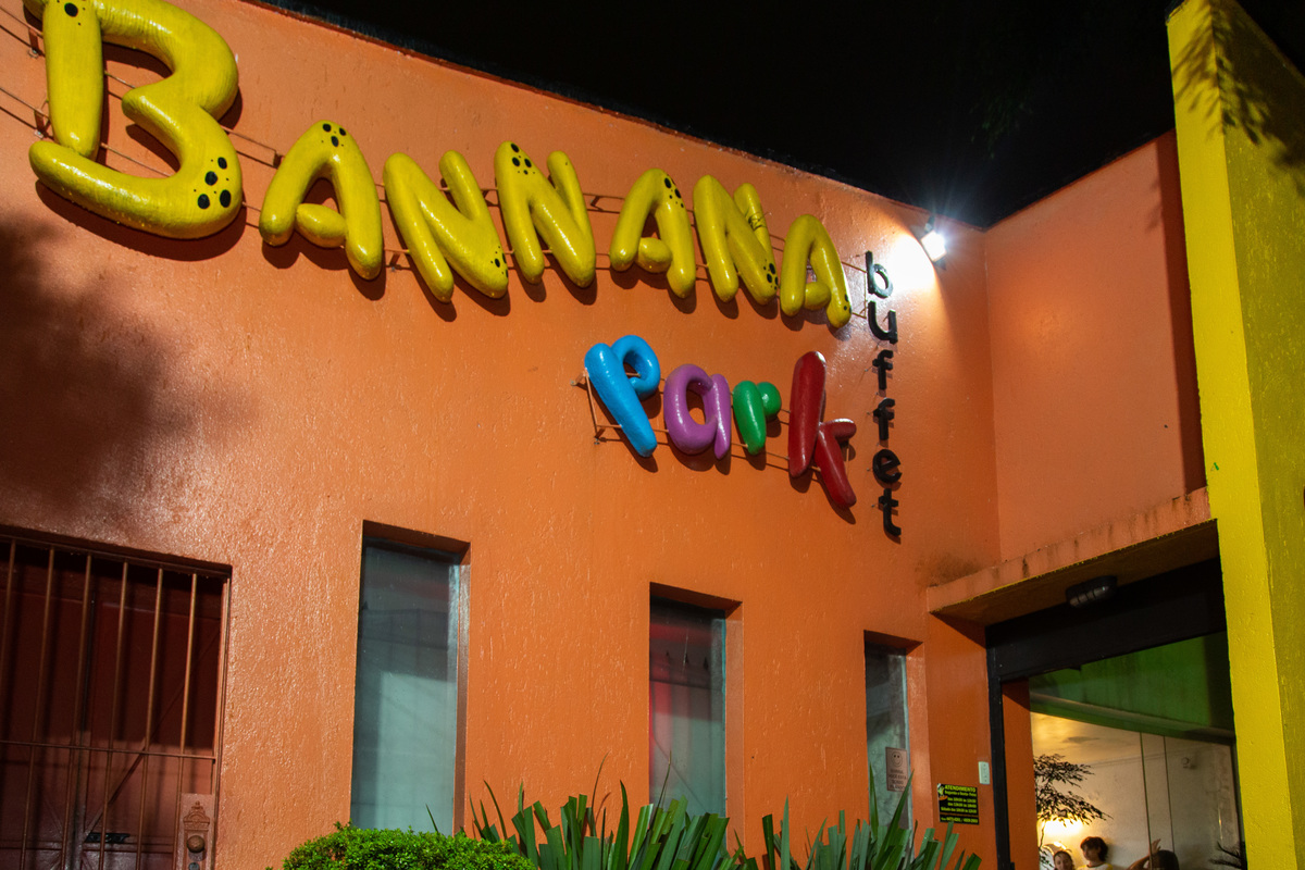 Buffet Bannanas Park
