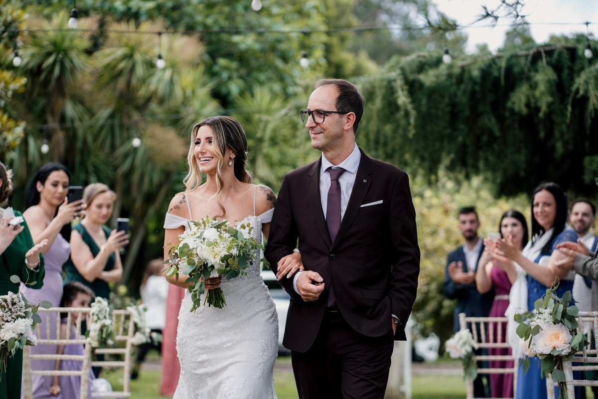entrada da noiva com o pai na cerimónia civil
