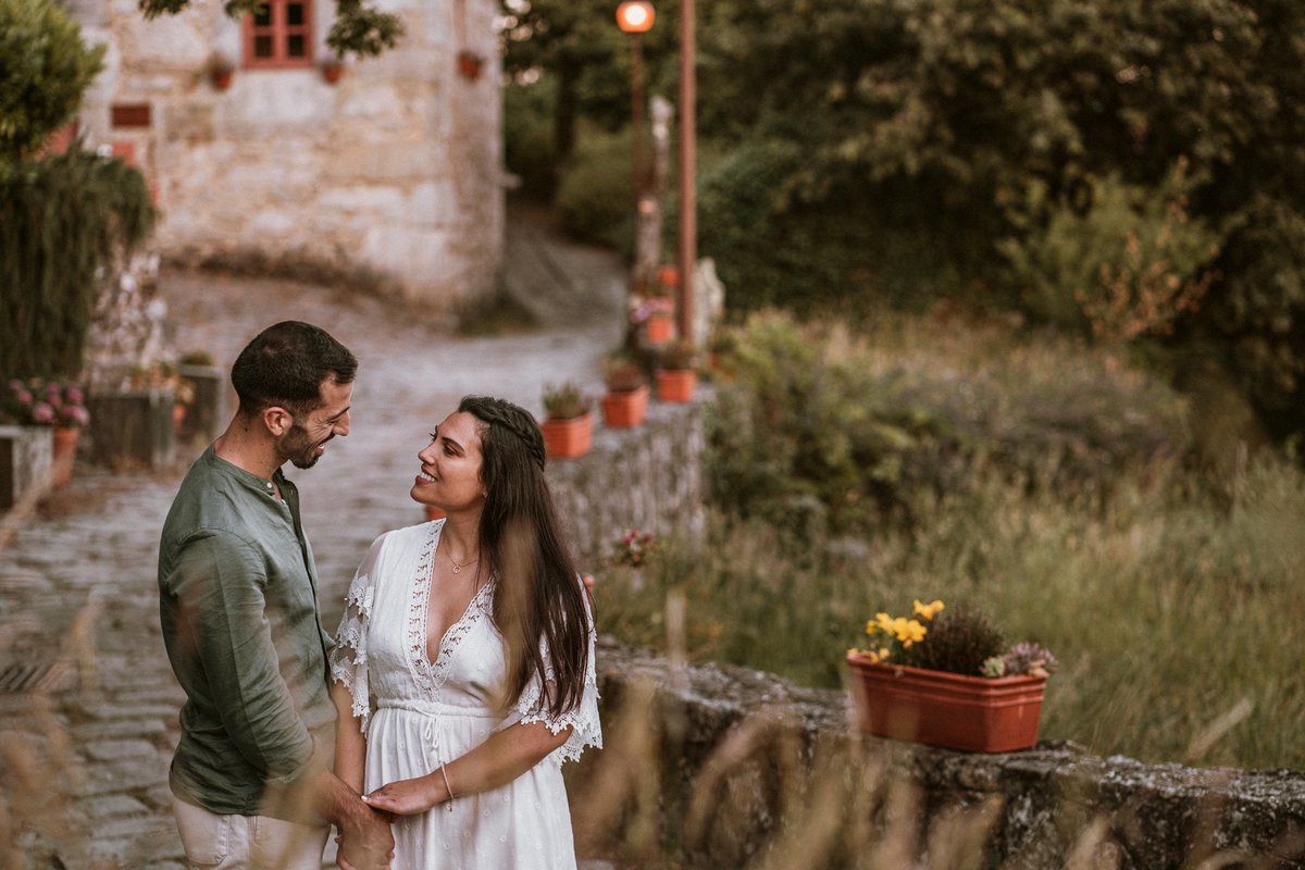Sessão de Solteiros com a Eliana e o Joel realizada em vale de cambra, numa zona rural de Trebilhadouro.