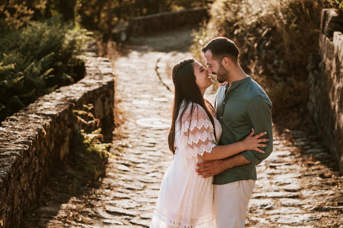 Sessão de Solteiros com a Eliana e o Joel realizada em vale de cambra, numa zona rural de Trebilhadouro.