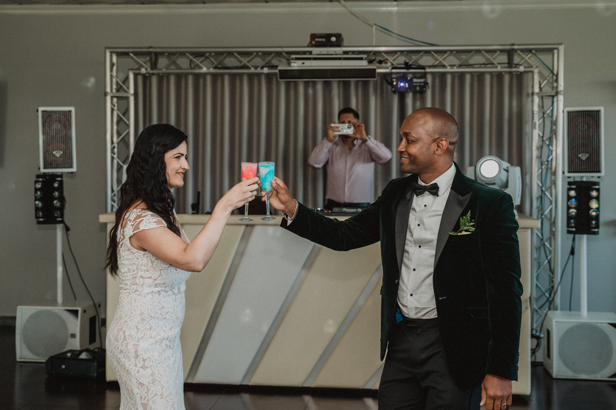 wedding, casamento gondomar, casamento vera & Rodrigo, Quinta D. José, entrada dos noivos, noivo a dançar 