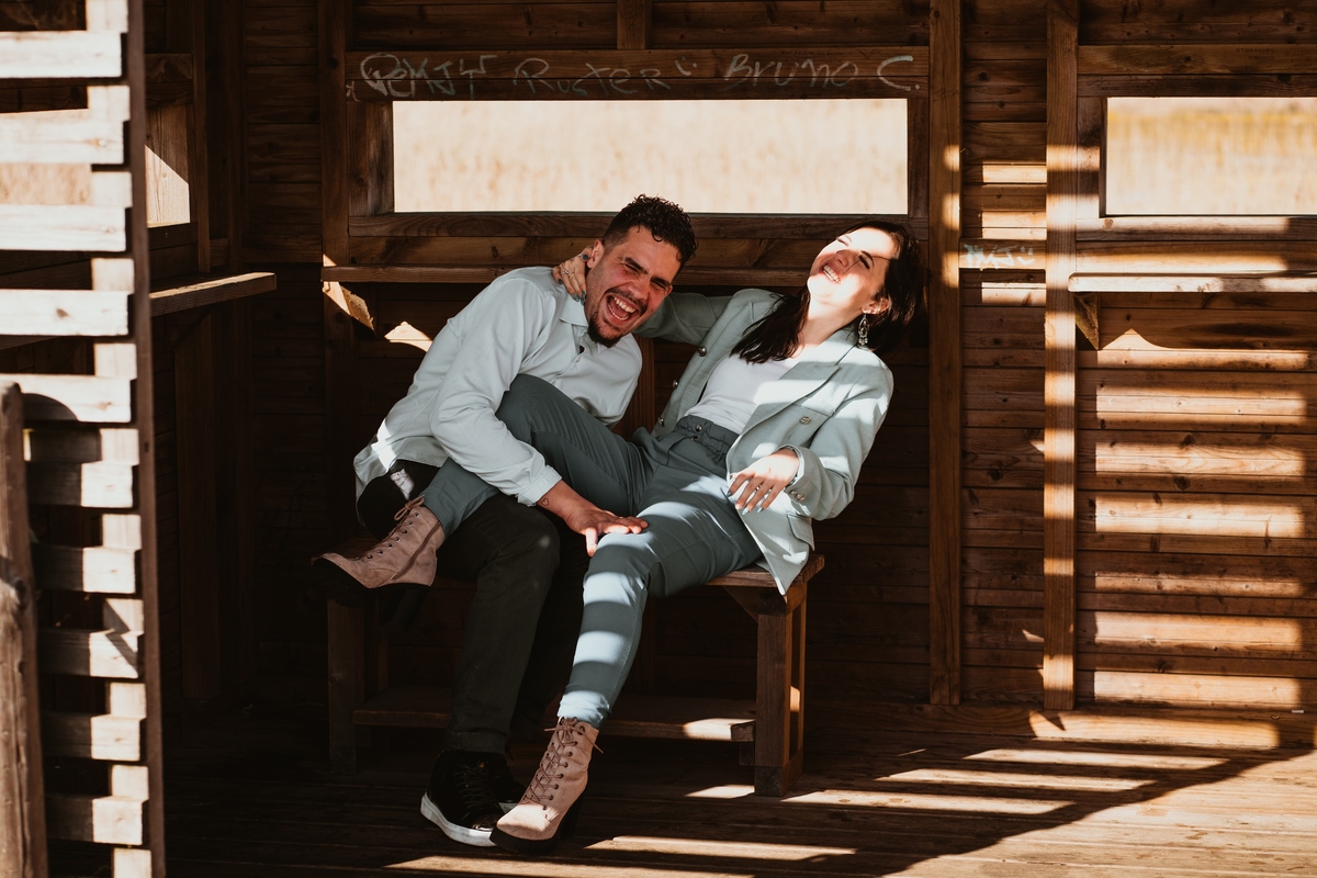 Diana e Christophe, esmoriz, foto casal pôr-so-sol cortegaça, foto casal pôr-so-sol maceda, engagement maceda, sessão engagement na praia, sessão engagement no mato, casal em ponte d emadeira esmoriz, sessão solteiros passadiços, DS STORYTELLERS