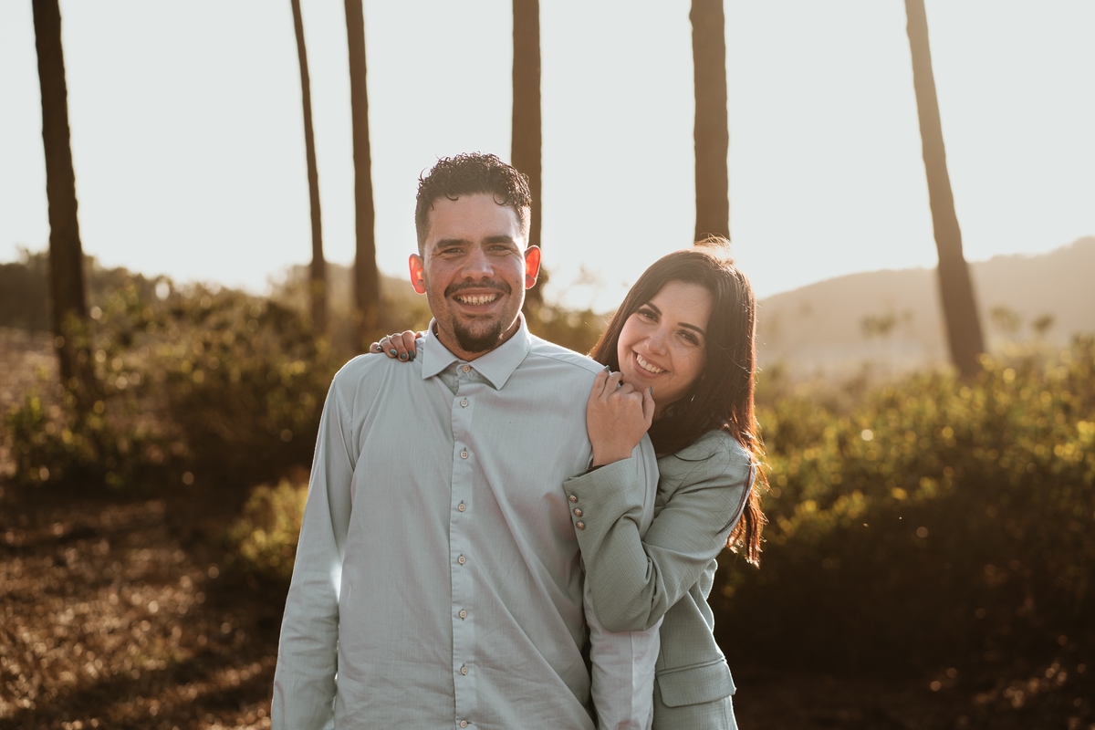 Diana e Christophe, esmoriz, foto casal pôr-so-sol cortegaça, foto casal pôr-so-sol maceda, engagement maceda, sessão engagement na praia, sessão engagement no mato, casal em ponte d emadeira esmoriz, sessão solteiros passadiços, DS STORYTELLERS