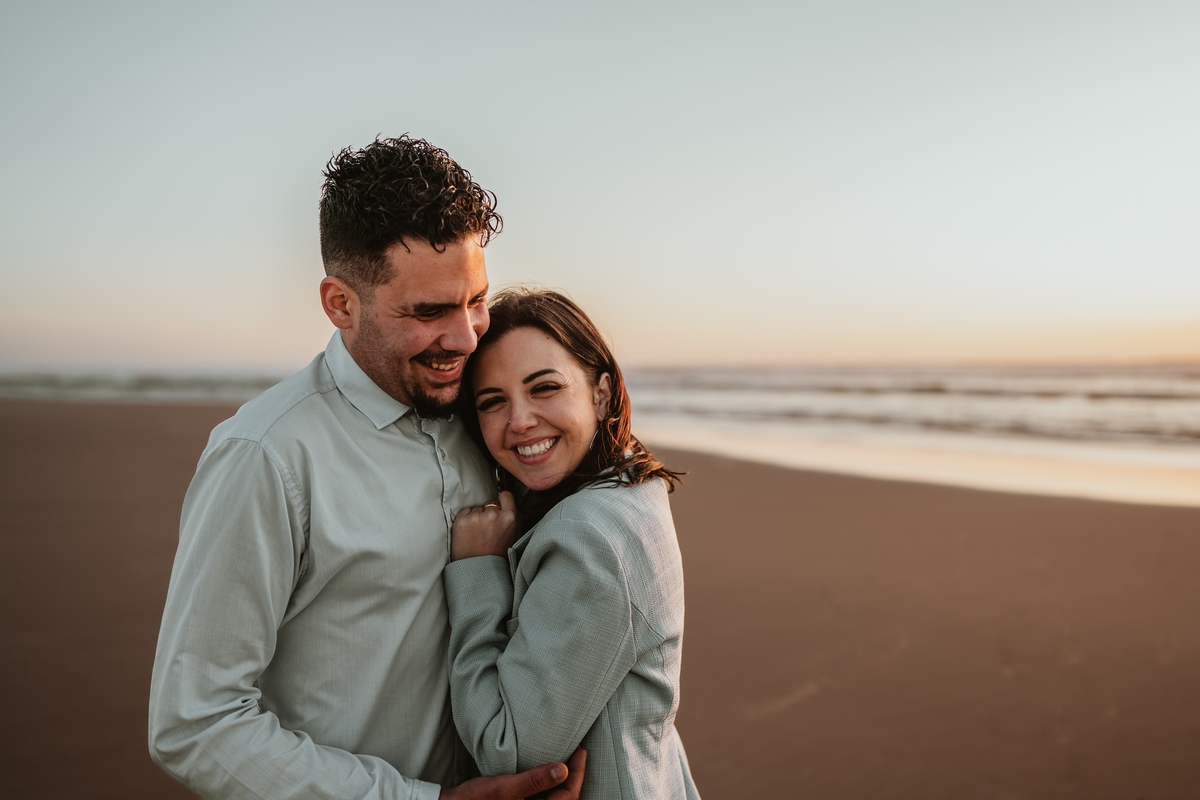 Diana e Christophe, esmoriz, foto casal pôr-so-sol cortegaça, foto casal pôr-so-sol maceda, engagement maceda, sessão engagement na praia, sessão engagement no mato, casal em ponte d emadeira esmoriz, sessão solteiros passadiços, DS STORYTELLERS