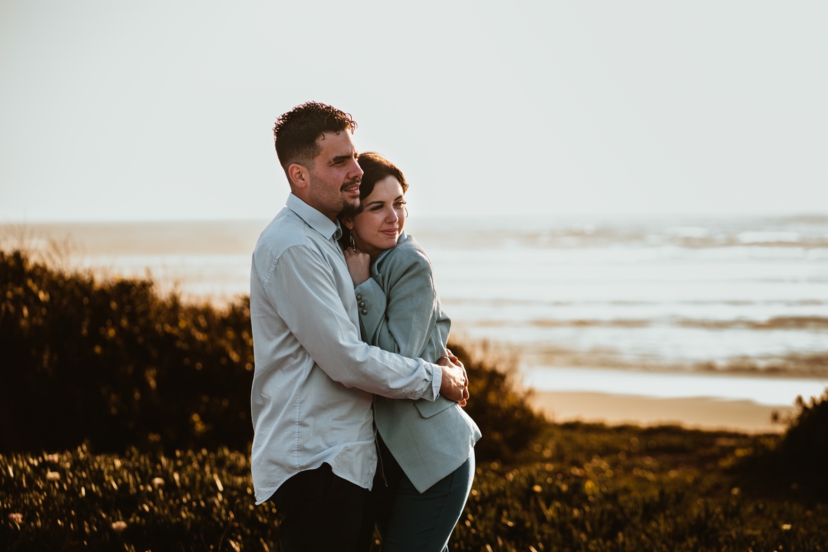 Diana e Christophe, esmoriz, foto casal pôr-so-sol cortegaça, foto casal pôr-so-sol maceda, engagement maceda, sessão engagement na praia, sessão engagement no mato, casal em ponte d emadeira esmoriz, sessão solteiros passadiços, DS STORYTELLERS