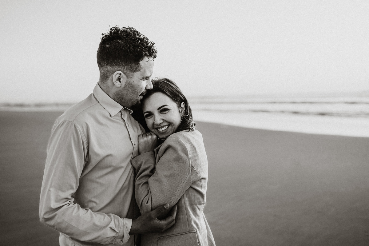 Diana e Christophe, esmoriz, foto casal pôr-so-sol cortegaça, foto casal pôr-so-sol maceda, engagement maceda, sessão engagement na praia, sessão engagement no mato, casal em ponte d emadeira esmoriz, sessão solteiros passadiços, DS STORYTELLERS
