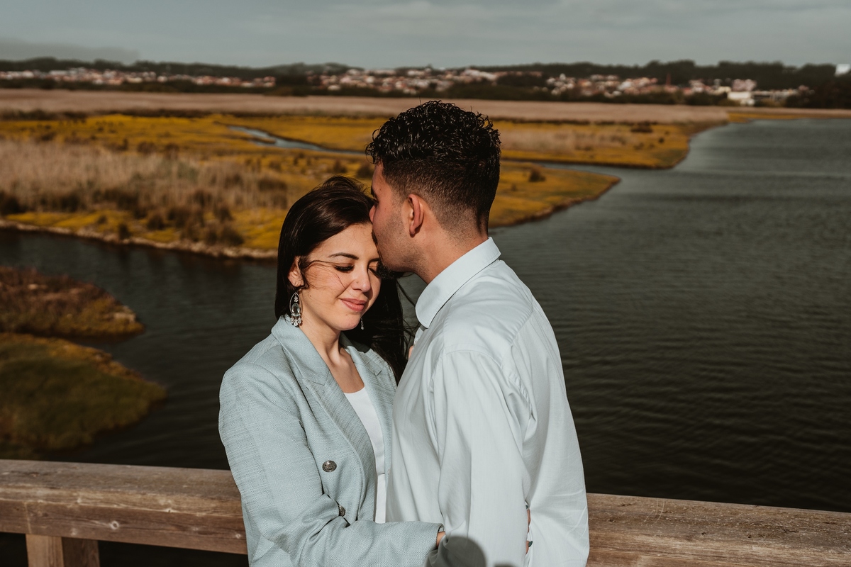 Diana e Christophe, esmoriz, foto casal pôr-so-sol cortegaça, foto casal pôr-so-sol maceda, engagement maceda, sessão engagement na praia, sessão engagement no mato, casal em ponte d emadeira esmoriz, sessão solteiros passadiços, DS STORYTELLERS
