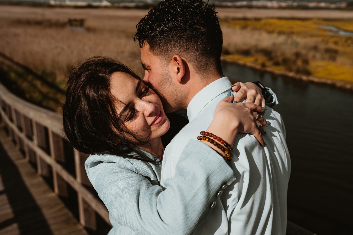 Diana e Christophe, esmoriz, foto casal pôr-so-sol cortegaça, foto casal pôr-so-sol maceda, engagement maceda, sessão engagement na praia, sessão engagement no mato, casal em ponte d emadeira esmoriz, sessão solteiros passadiços, DS STORYTELLERS