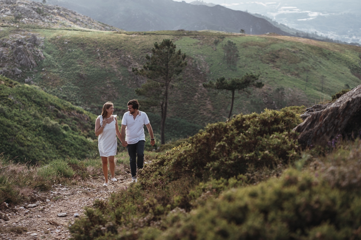 Isabella e Filipe, fotografia noivado serra da freita ao pôs-do-sol, fotografia de casamento serra da freita, sessão engagement serra da freita, ds storytellers serra da freita,