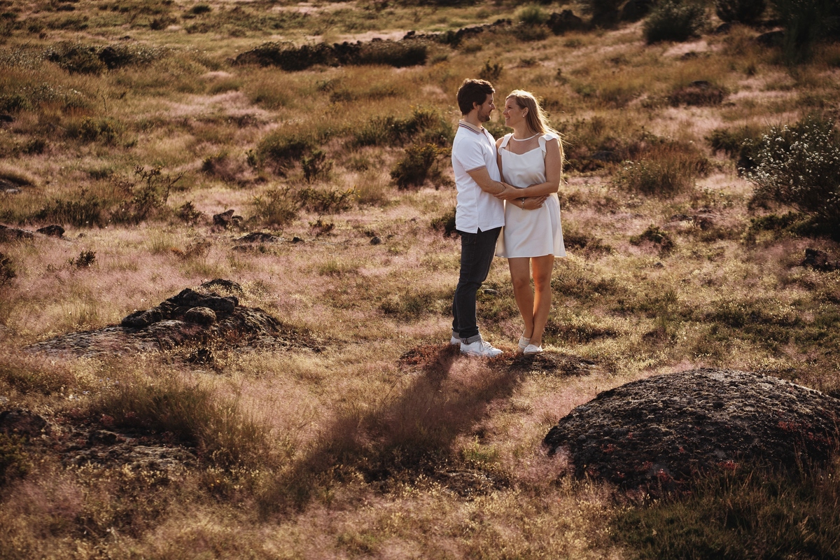 Isabella e Filipe, fotografia noivado serra da freita ao pôs-do-sol, fotografia de casamento serra da freita, sessão engagement serra da freita, ds storytellers serra da freita,