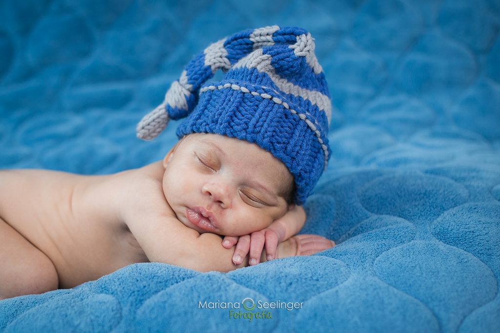 Fotografia newborn de recém nascidos realizada porMariana Seelinger fotógrafa de casamentos e Familias
