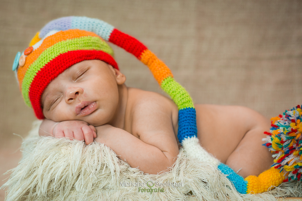 Fotografia newborn de recém nascidos realizada porMariana Seelinger fotógrafa de casamentos e Familias