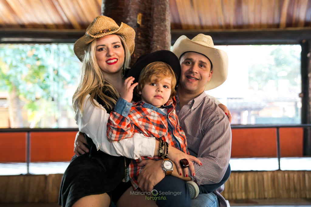 Ensaio country sertanejo de familias e casais por mariana seelinger fotografia