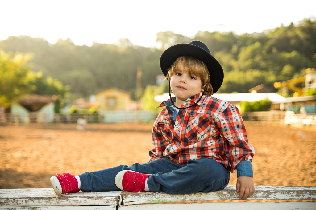 Ensaio fotográfico de família estilo country sertanejo por mariana seelinger fotografia de casamentos e familias