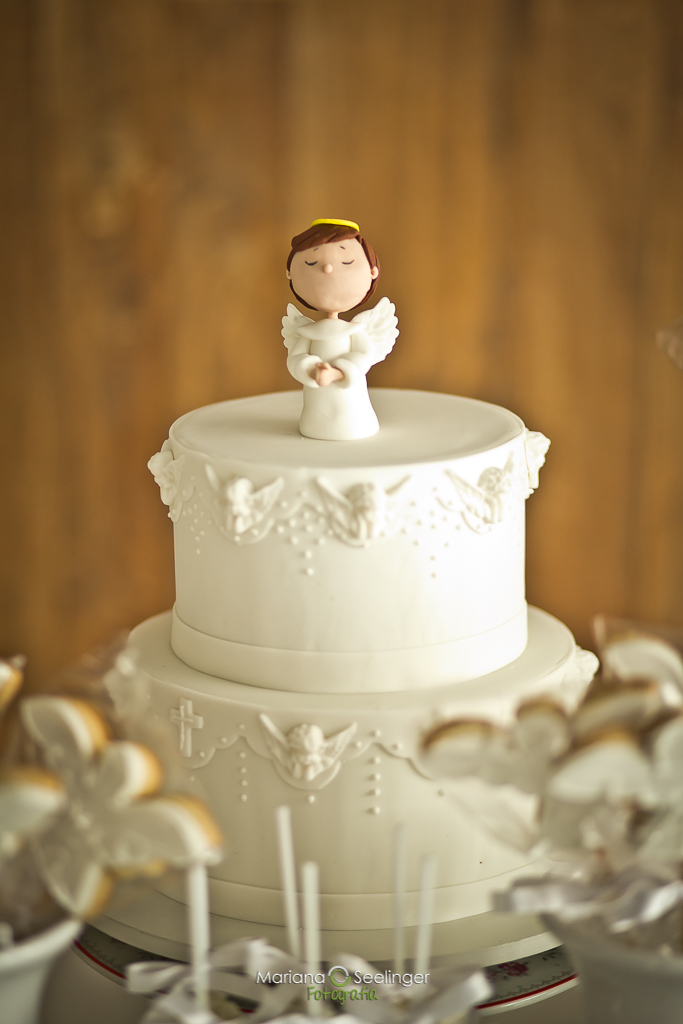 decoração de batizado branca e azul marinho tema ovelhinhas e anjos por mariana seelinger fotógrafa de casamentos e familias em rio de janeiro e nitero