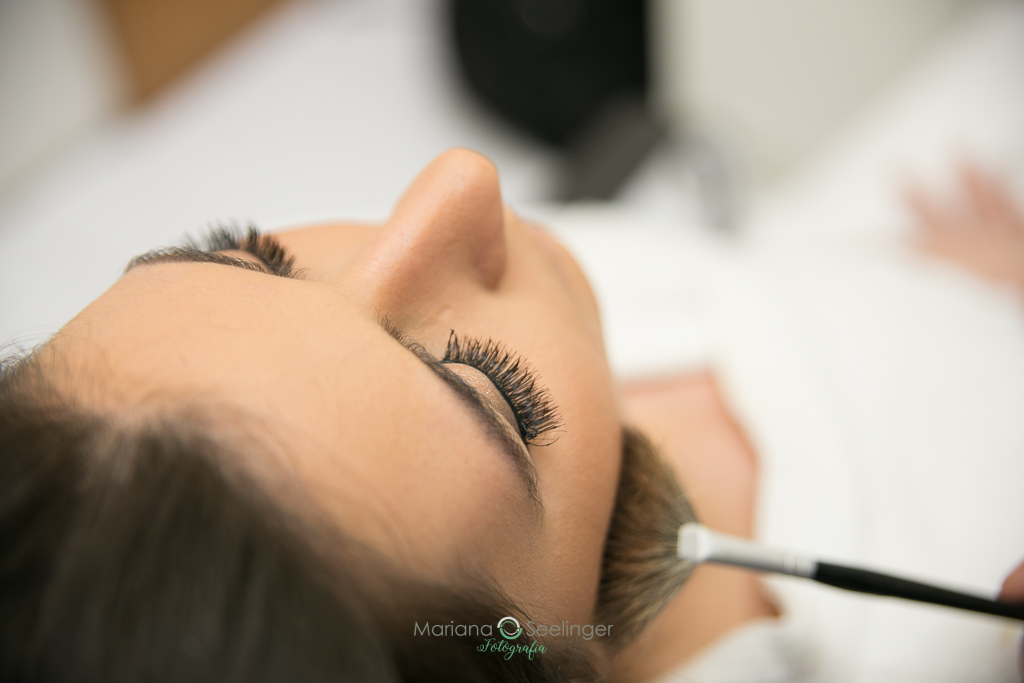 Making of da noiva maquiagem e produção de João Vargas em fotografia de Mariana Seelinger fotógrafa de casamentos e famílias em Niterói RJ