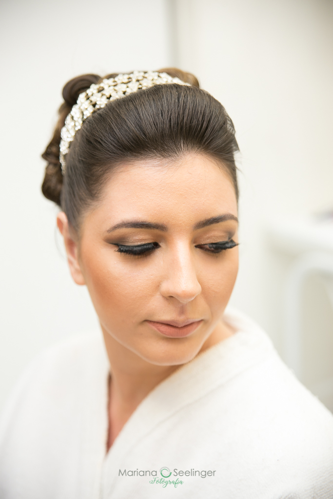 maquiagem da noiva por João Vargas em fotografia de Mariana Seelinger fotógrafa de casamentos e famílias em Niterói RJ