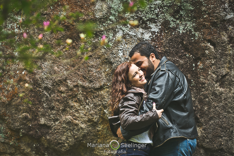 Ju e Caio riem e se divertem em ensaio por Mariana Seelinger em Teresópolis - RJ