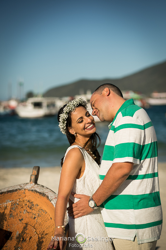ensaio de casal da Vanessa e do Felipe em Arraial do Cabo - RJ por Mariana Seelinger Fotografia