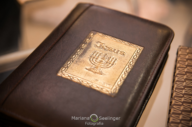 o livro sagrado judaico no casamento no Rio de Janeiro - RJ