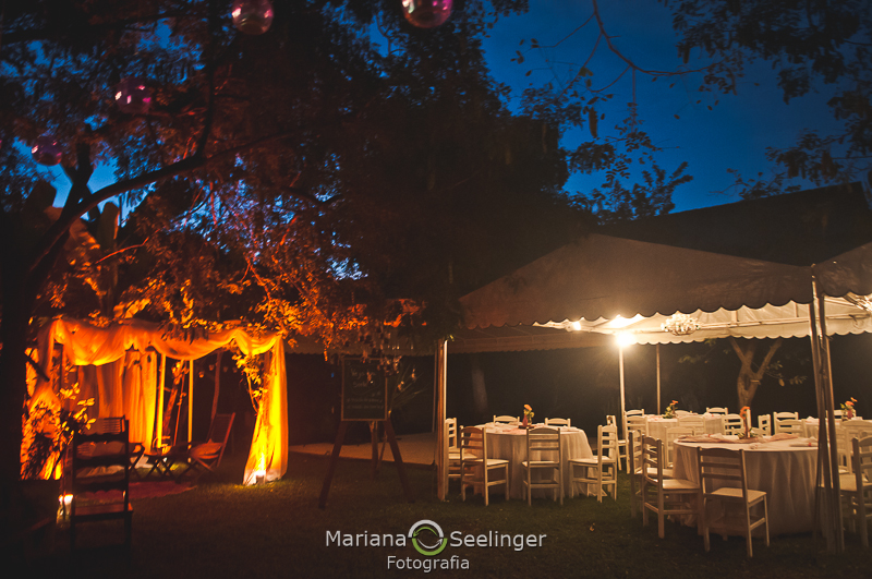 a iluminação do local do casamento em Niterói - RJ