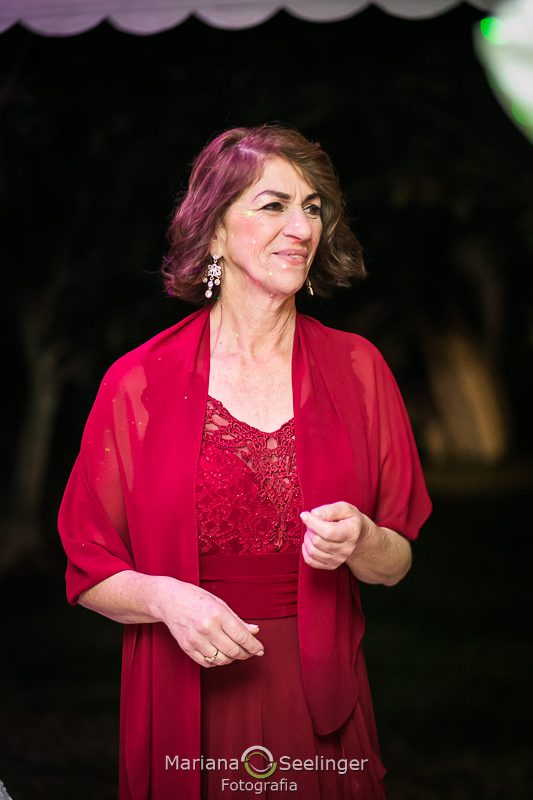 os convidados se divertiram muito na festa de casamento de Thais e Adriano em Niterói - RJ