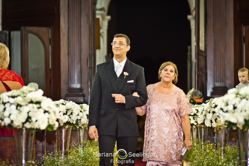 noivo chegando ao altar