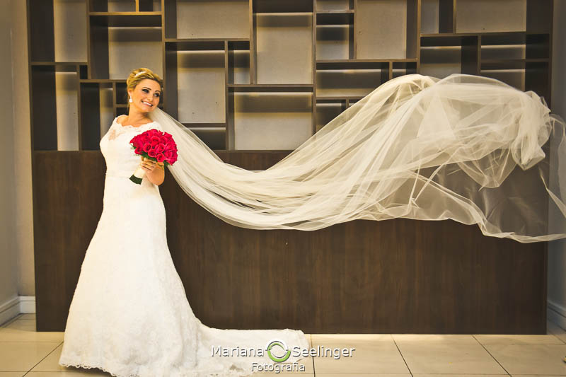 foto do véu da noiva voando