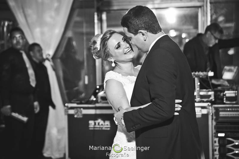 fotos do casamento realizado no hotel mercure orizzonte em niteroi RJ por Mariana Seelinger Fotografia de casamentos e familias Niteroi RJ
