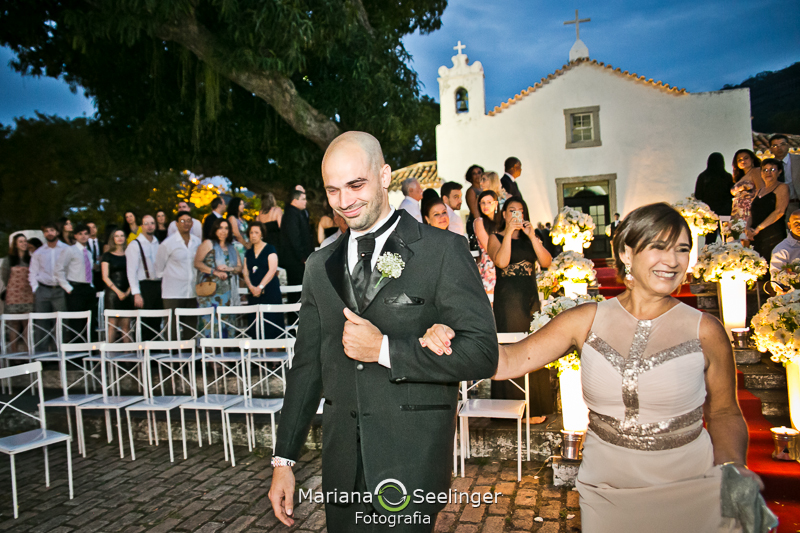 Casamento ao entardecer em registro por Mariana Seelinger RJ