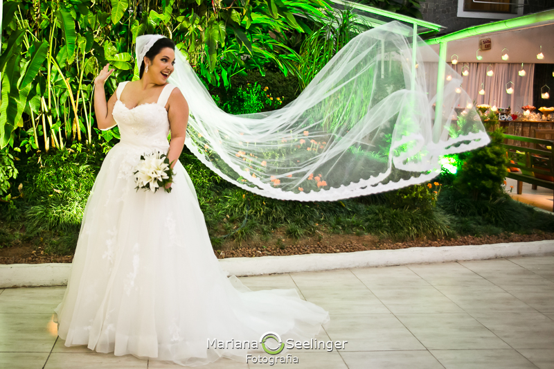 foto dos cílios da noiva durante o making of em apartamento na lapa - Rio de janeiro por AMriana Seelinger Fotografia