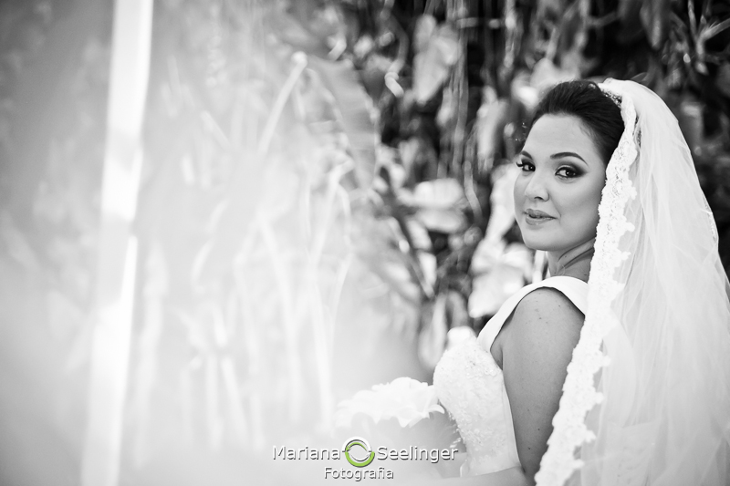 foto dos cílios da noiva durante o making of em apartamento na lapa - Rio de janeiro por AMriana Seelinger Fotografia